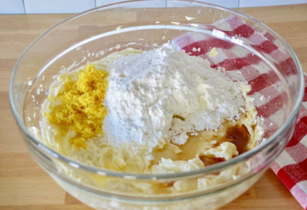 bowl of filling for the cake.
