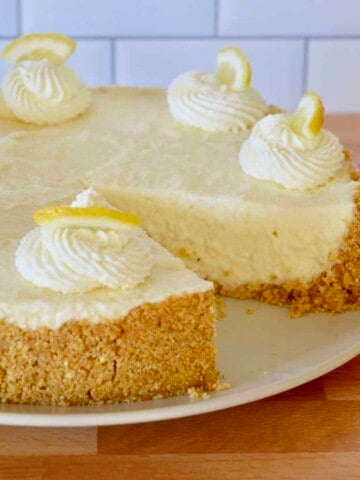 No-Bake Lemon Mascarpone Cheesecake on a serving plate.