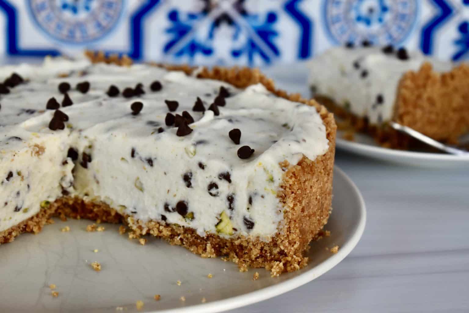 No Bake Cannoli Cheesecake - This Italian Kitchen