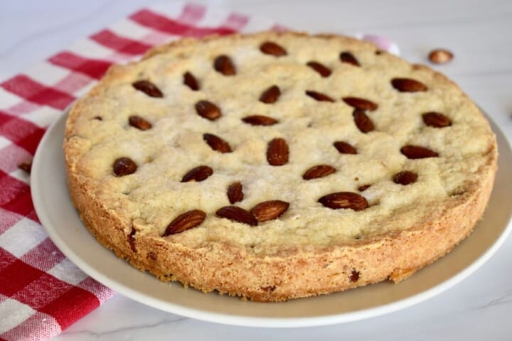 Torta Sbrisolona (Italian Almond Crumb Cake) - This Italian Kitchen