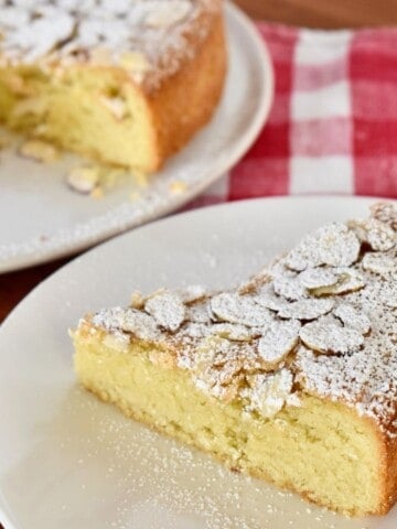 Italian Almond Cake Recipe.