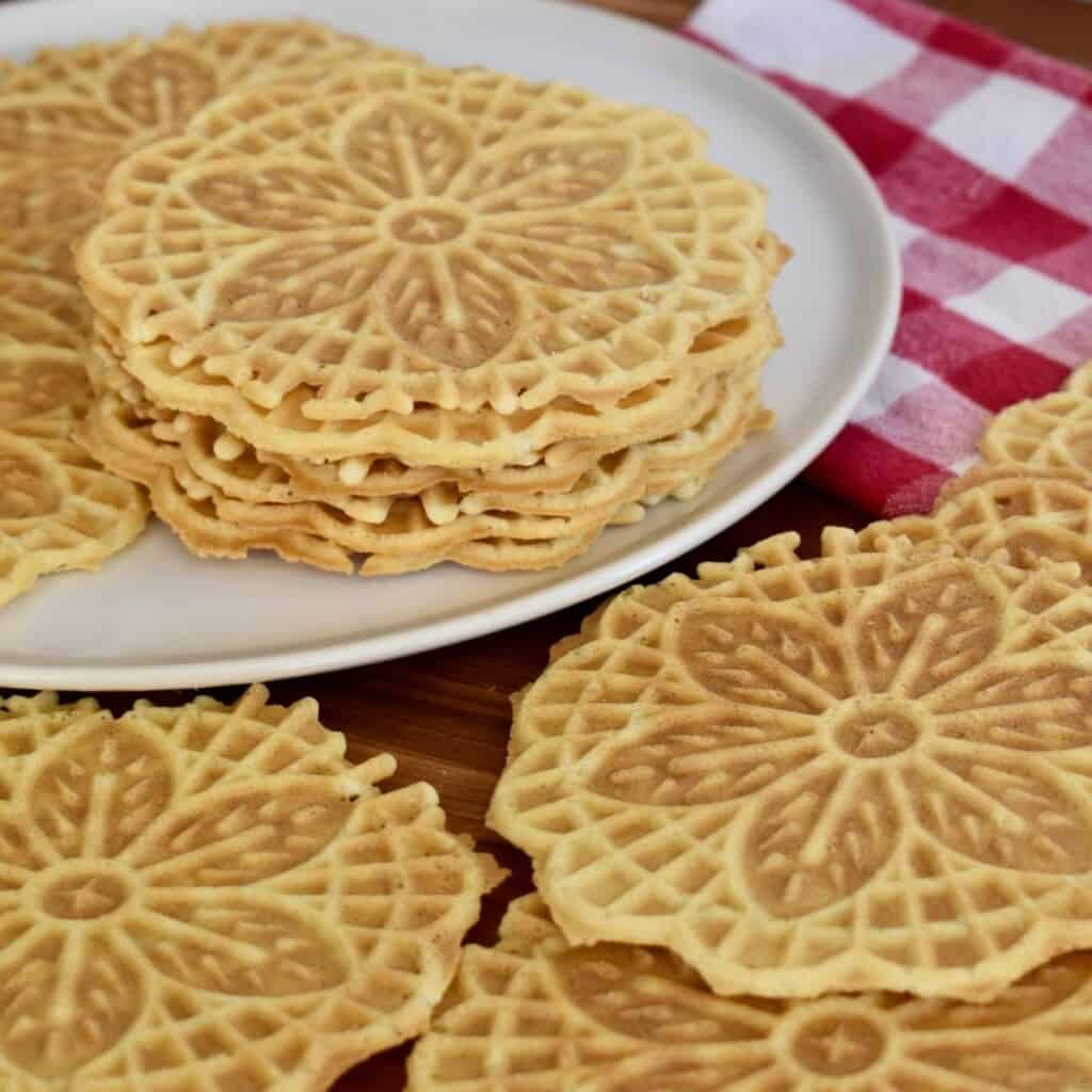 Pizzelle Cookies (Traditional Italian Waffle Cookies) - This Italian ...