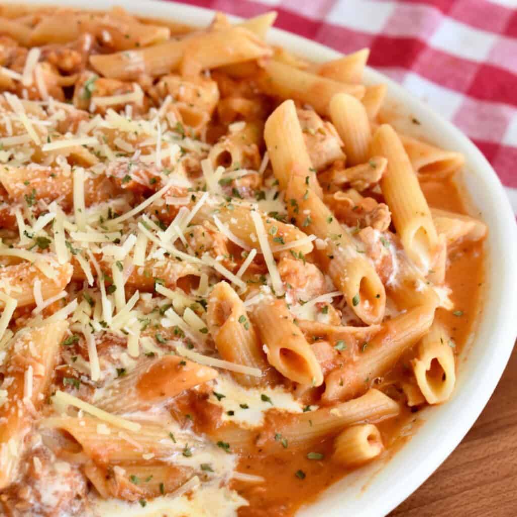 Penne alla vodka with chicken recipe.