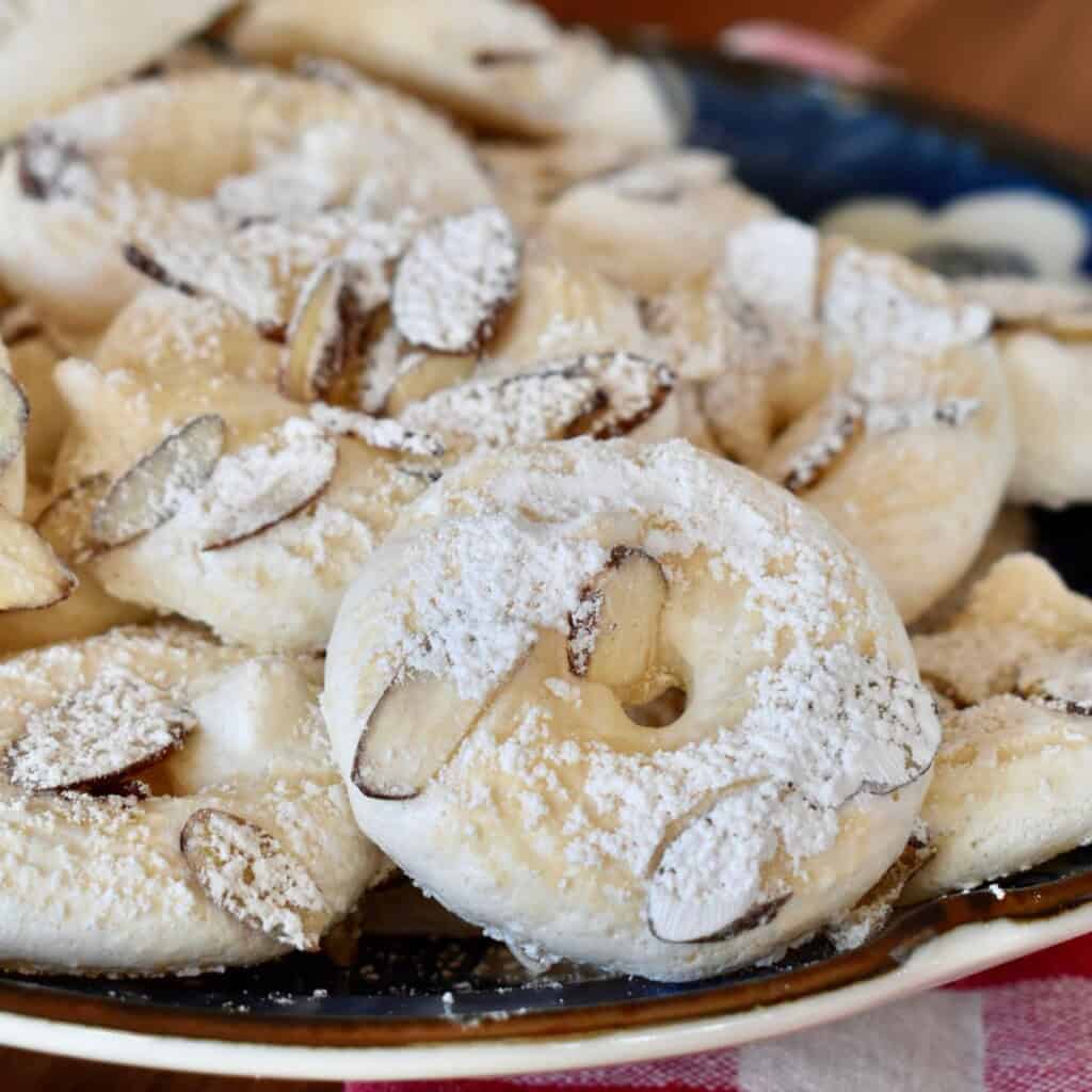 Italian Meringue Cookies.