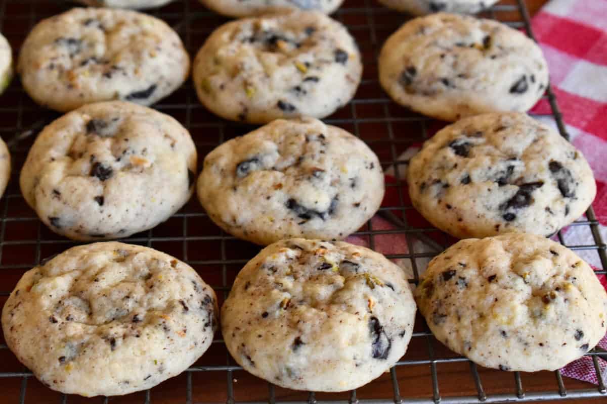 Cannoli Cookies on a wire cooling rack. 