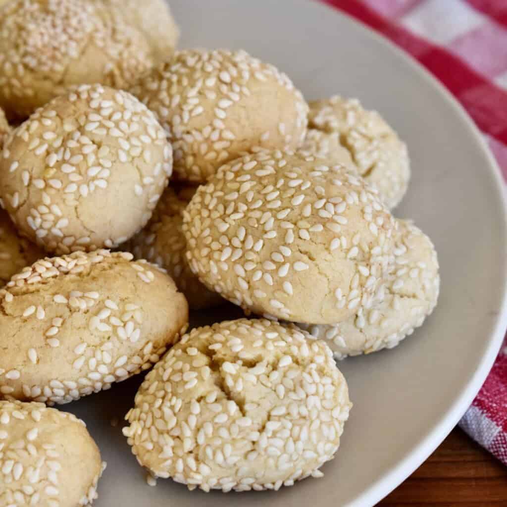 Italian Sesame Cookies.