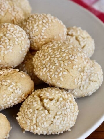 Italian Sesame Cookies.