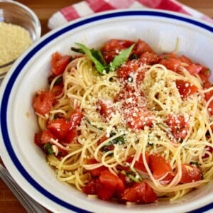 Spaghetti al Pomodoro Crudo recipe.